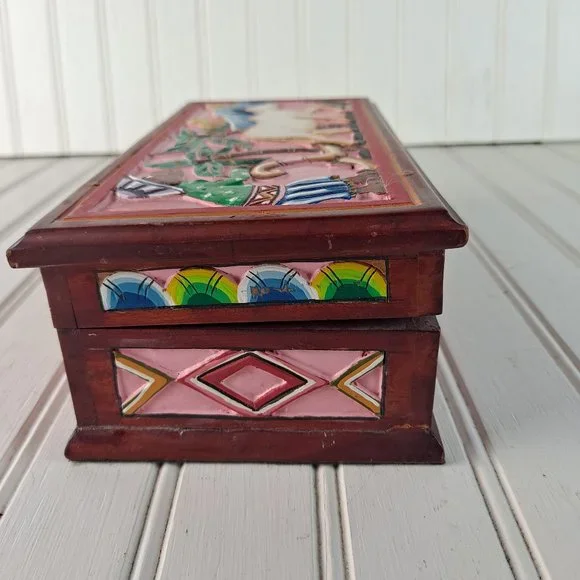 Hand Carved & Painted Wooden Trinket / Keepsake Box - Picture 10 of 10